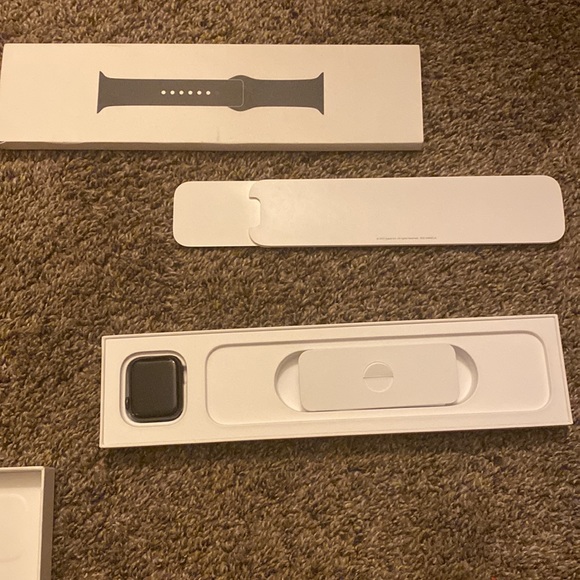 Apple Watch - Picture 3 of 3